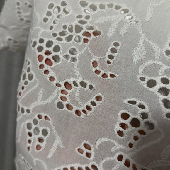 Nicole Miller Artelier Eyelet Blouse-Sz M-White-Cotton-Unlined-Shortsleeved - Picture 4 of 16